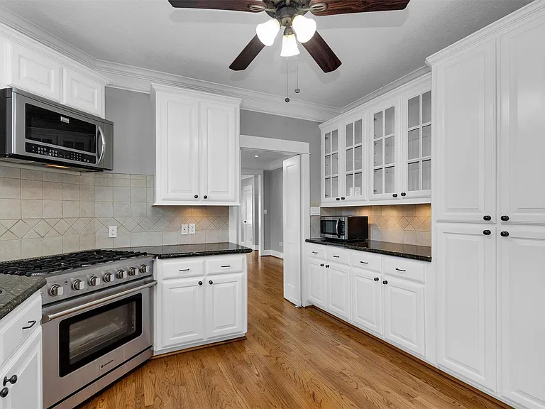 304 Vincent St — Photo 12
