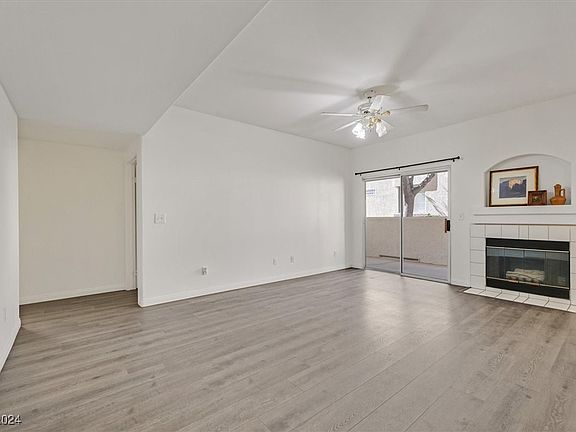 5th image of 2975 Bluegrass Ln APT 1212