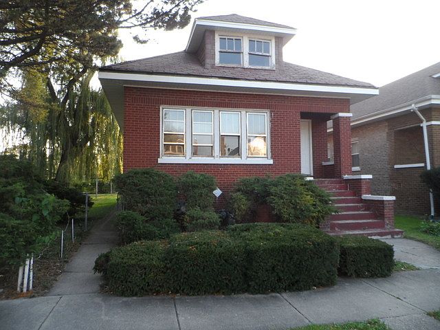 1st image of 151 22nd Ave