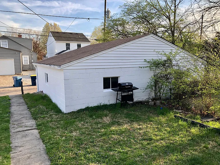 801 Berkley Rd — Photo 8