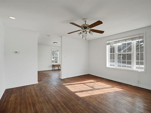 3rd image of 612 S Central Ave