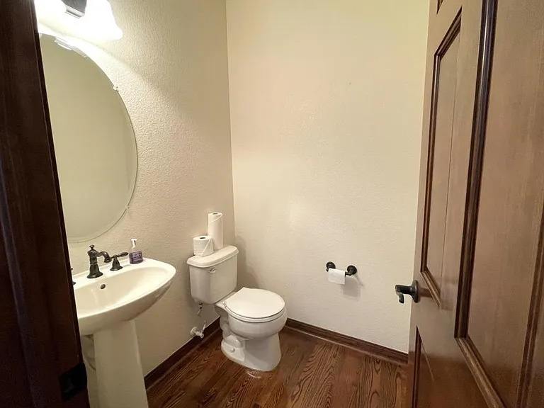 15720 Carob Cir — Photo 20