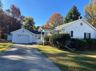 111 Center St, Wilsonville, IL 62093