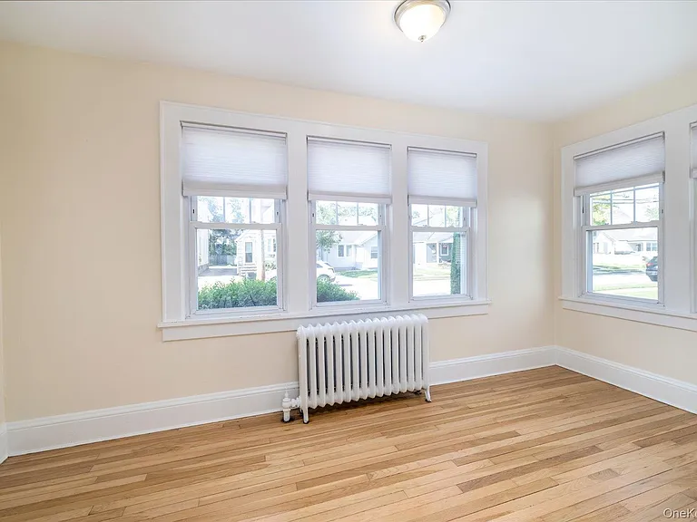 121 Raymond St #1 — Photo 6