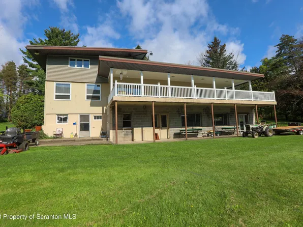 15 Ryan Ln, Scott Township, PA 18411