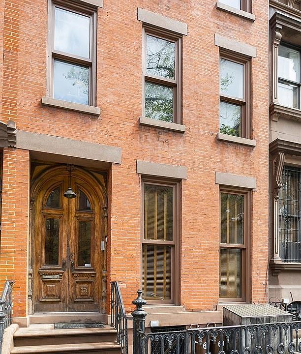 1st image of 371 Carlton Ave