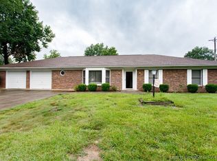 3800 Dalebrook Dr, New Albany, IN 47150