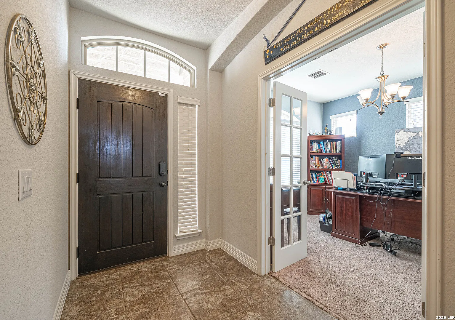 4 bed, 2.5 bath, 2910 sqft, $2,900 — Photo 4