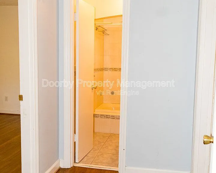 1711 Ashton St — Photo 15
