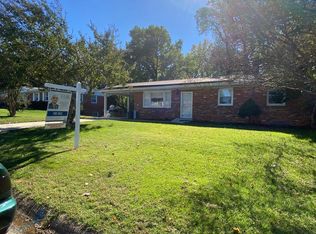 1829 Knoll Dr, Oxon Hill, MD 20745