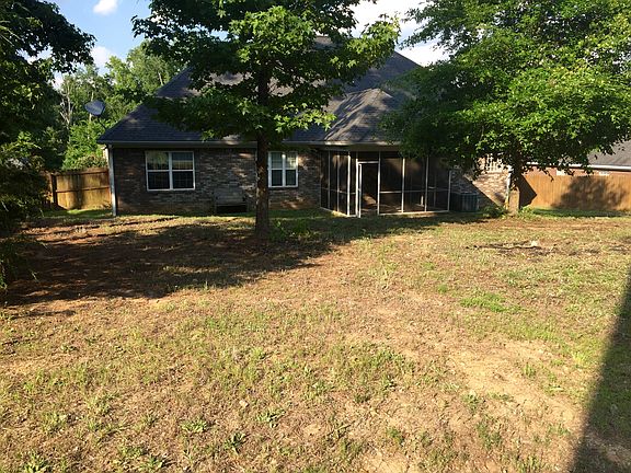 4th image of 802 Leslie Ct