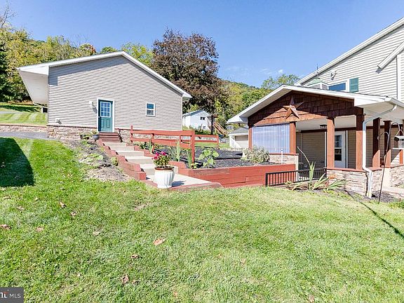 2nd image of 1017 Valley View Rd