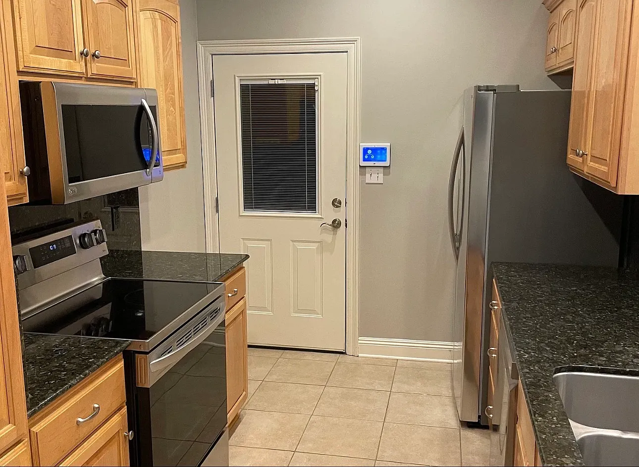 3 bed, 1600 sqft, $1,900 — Photo 3