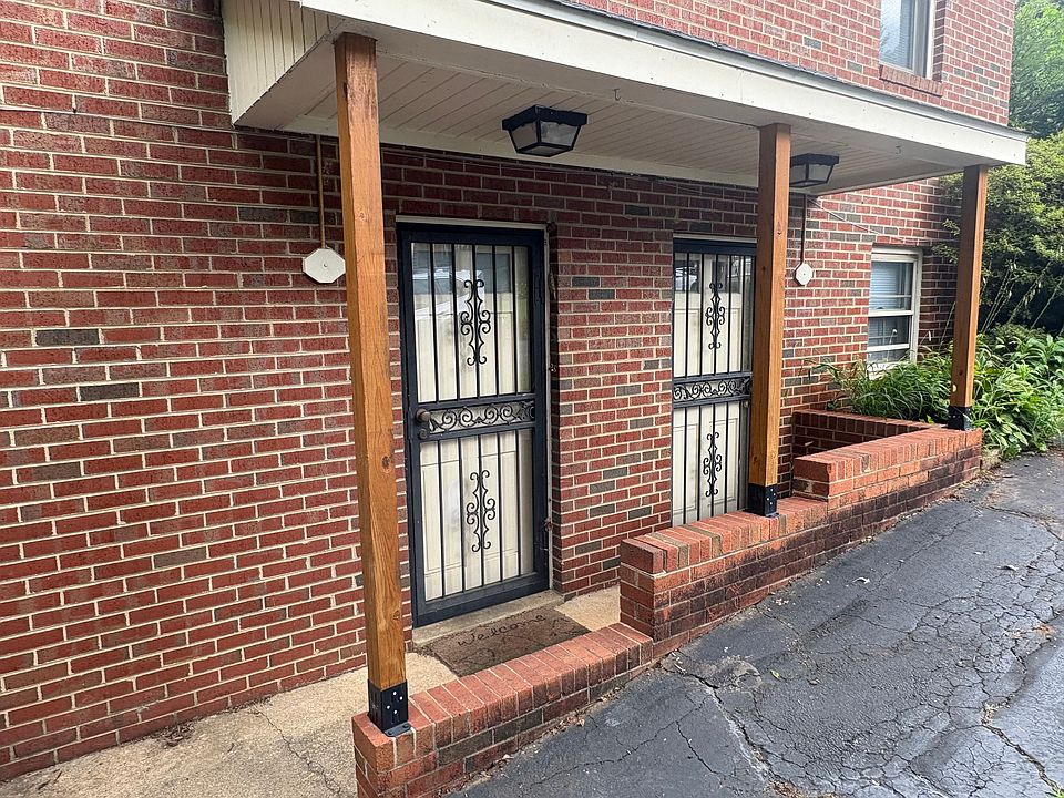 Entrance to apartment (side of house).