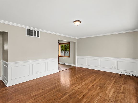 4th image of 521 N 3rd Ave