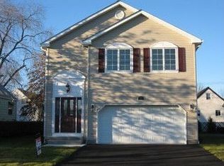 15 Falmouth Ave, Elmwood Park, NJ 07407