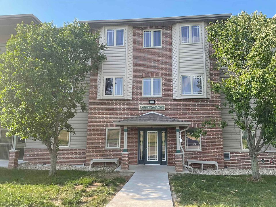 1st image of 102 Prairie Heights Dr APT 305