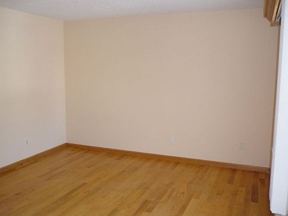2nd image of 842 Woodingham Ave