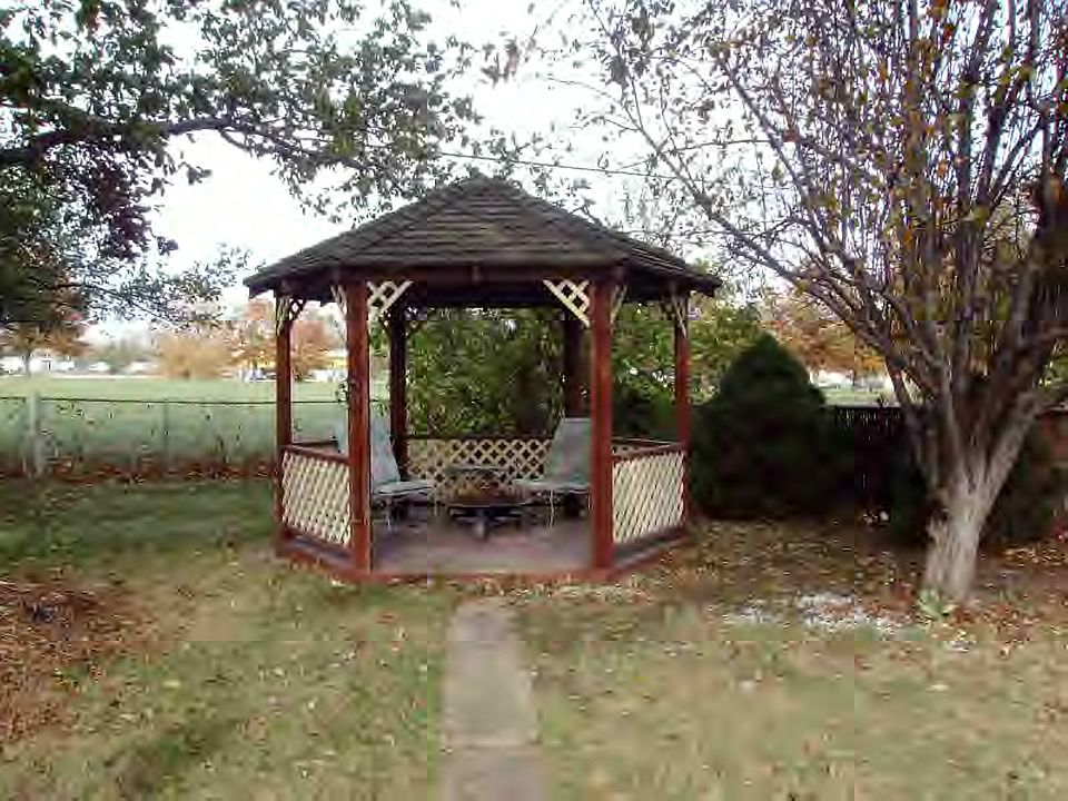 2nd image of 2810 E Cardinal Dr