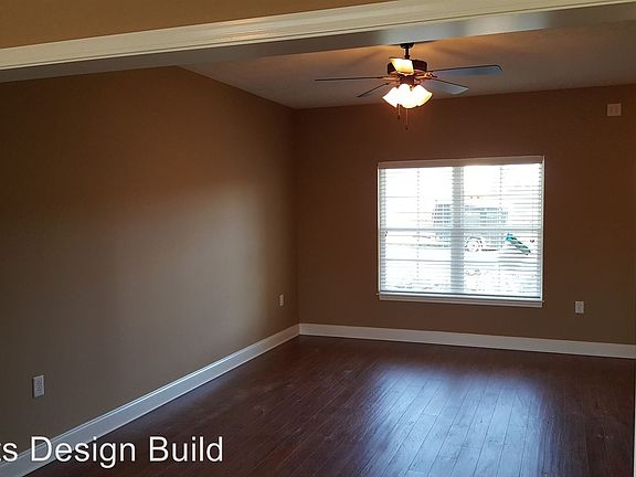 3rd image of 100 Walnut Creek Ct