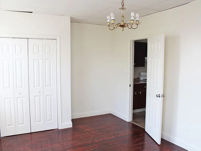 1708 Linden Ave — Photo 10
