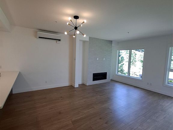 5th image of 2330 Sooke Rd #8