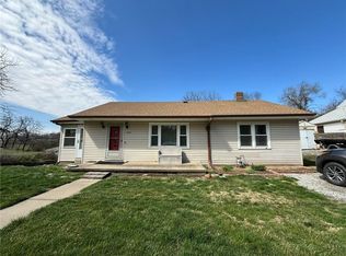 2204 Huntoon Rd, Saint Joseph, MO 64505