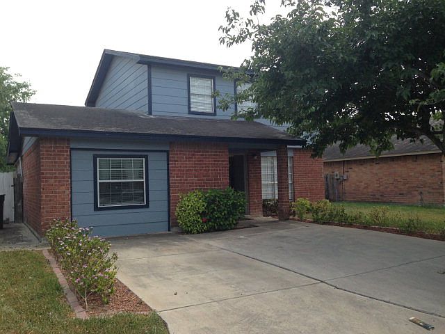 1st image of 402 Cancun Ln