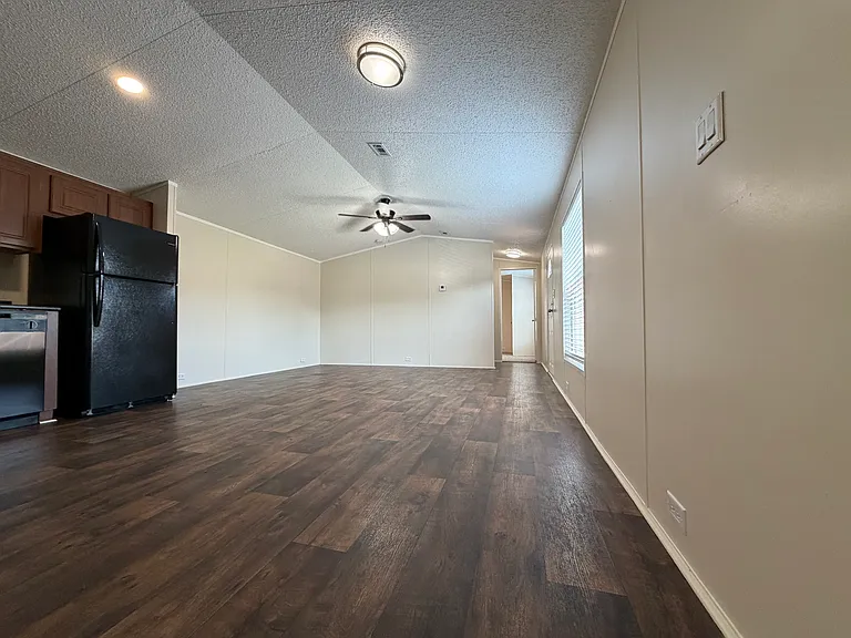709 N Collins Fwy #129 — Photo 6