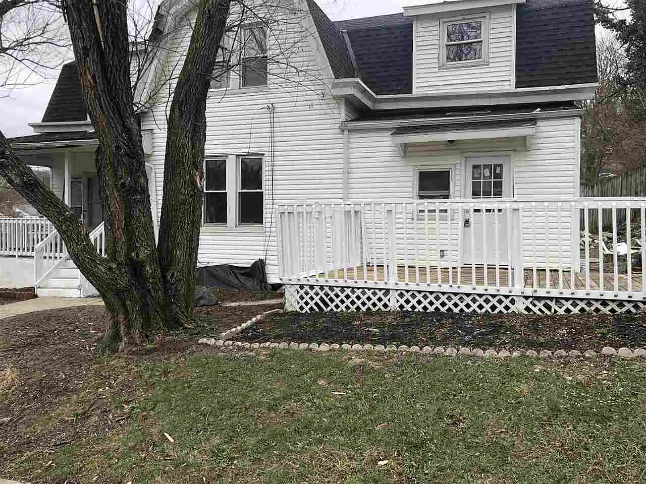 1124 Waterworks Rd photo 1