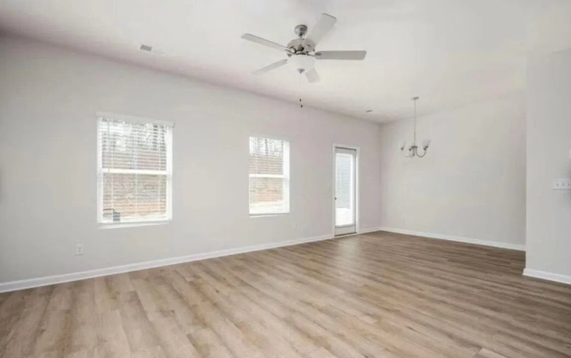 3 bed, 2.5 bath, 1695 sqft, $2,450 — Photo 4
