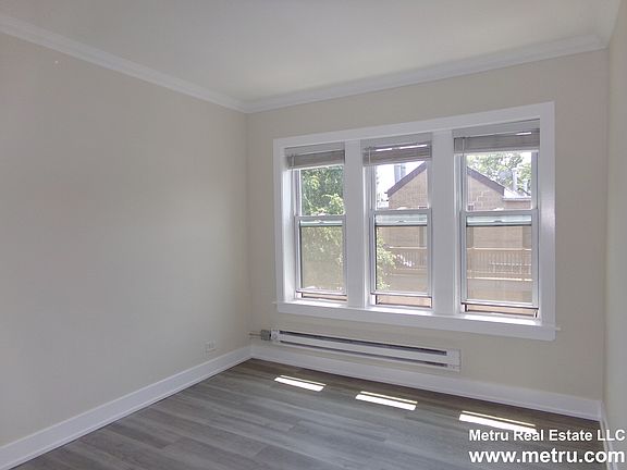 4th image of 3817 N Greenview Ave #X-3e