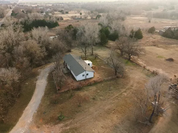 2226 N 42nd St, Enid, OK 73701