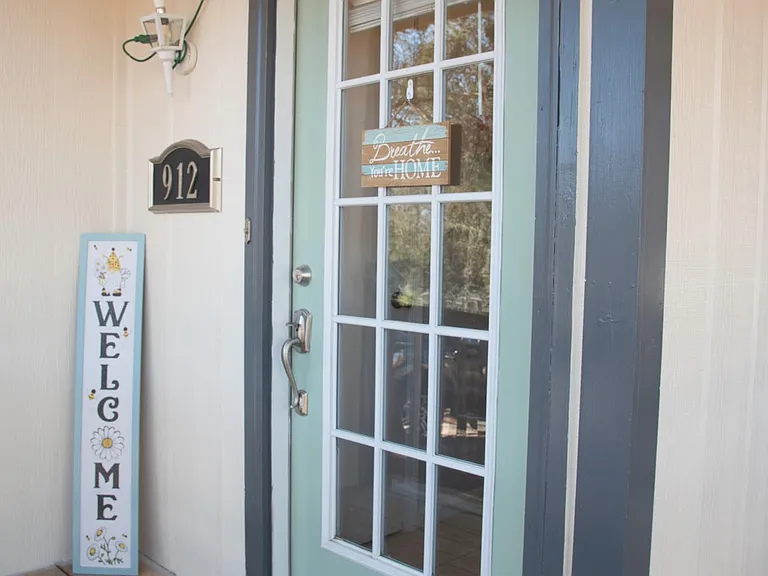 912 Kennesaw Dr — Photo 2
