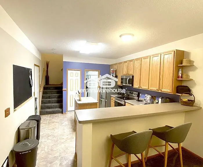 9585 Queensland Ln N — Photo 2