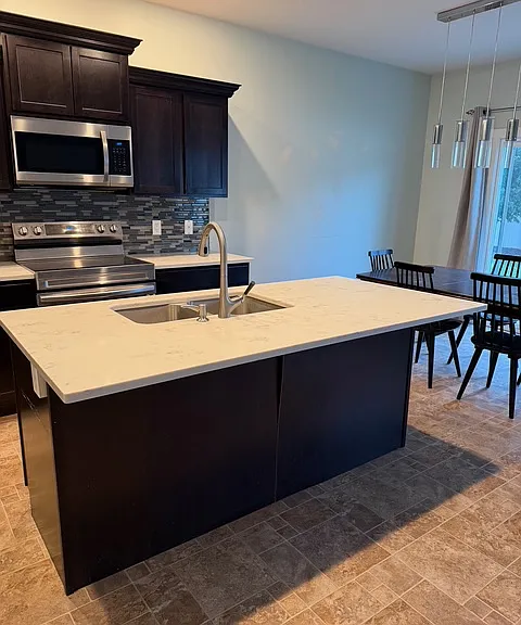 982 Chatham Dr N — Photo 14