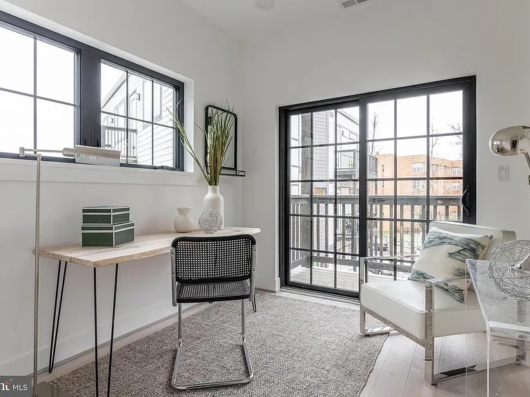 1411 Oak St NW — Photo 13