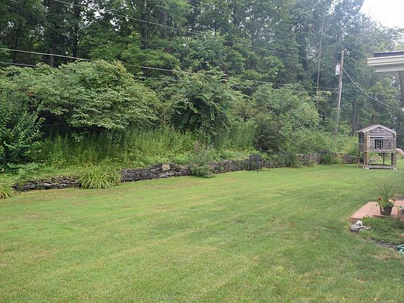 4th image of 681 Parkway Dr