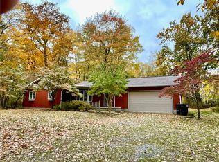 1127 Robertson Rd, Hermitage, PA 16148