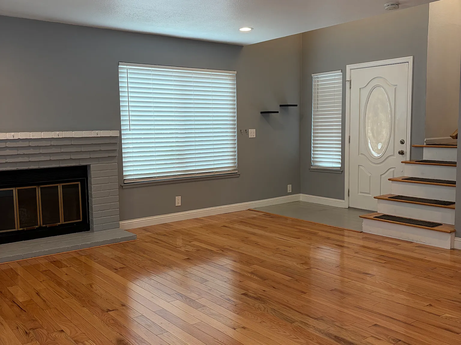 3 bed, 2.5 bath, 1450 sqft, $4,080 — Photo 3