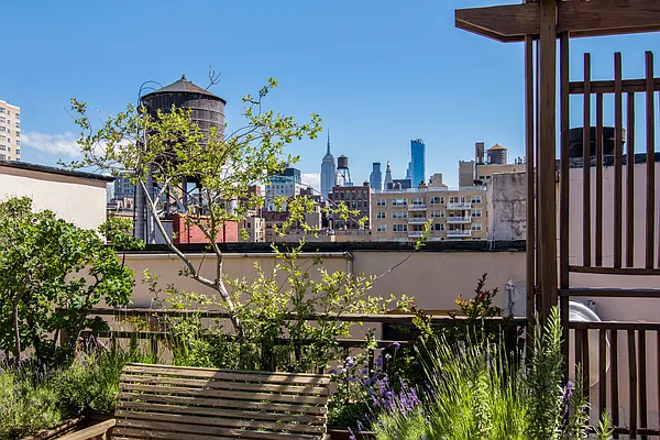 Sold by HomeDax Real Estate | media 27