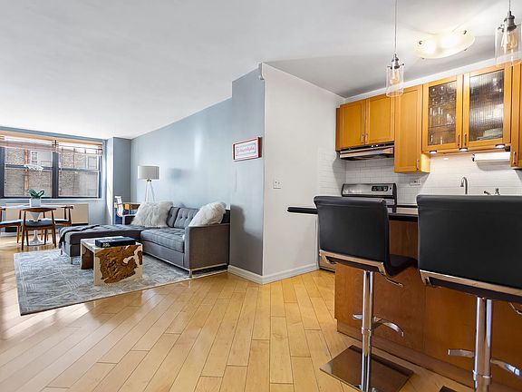 3rd image of 130 E 18th St APT 7P
