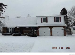 945 W Alaura Dr, Alden, NY 14004