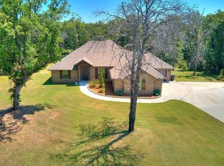 11 Dogwood Ln, McLoud, OK 74851