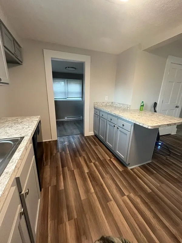 3 bed, 1.5 bath, 1492 sqft, $1,295 — Photo 4