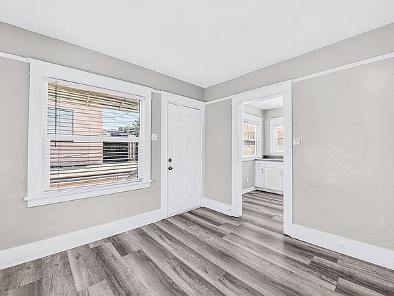 4th image of 1557 Pine Ave #15595