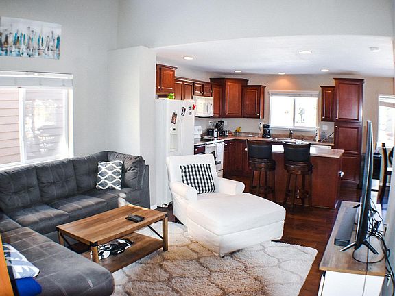 4th image of 7566 Manistique Dr