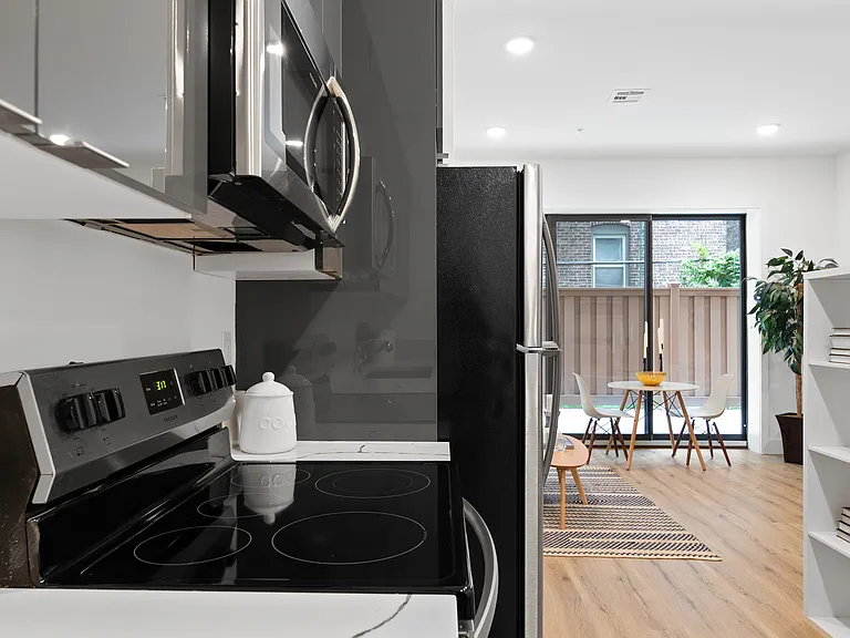 28 Vroom St #204 — Photo 17