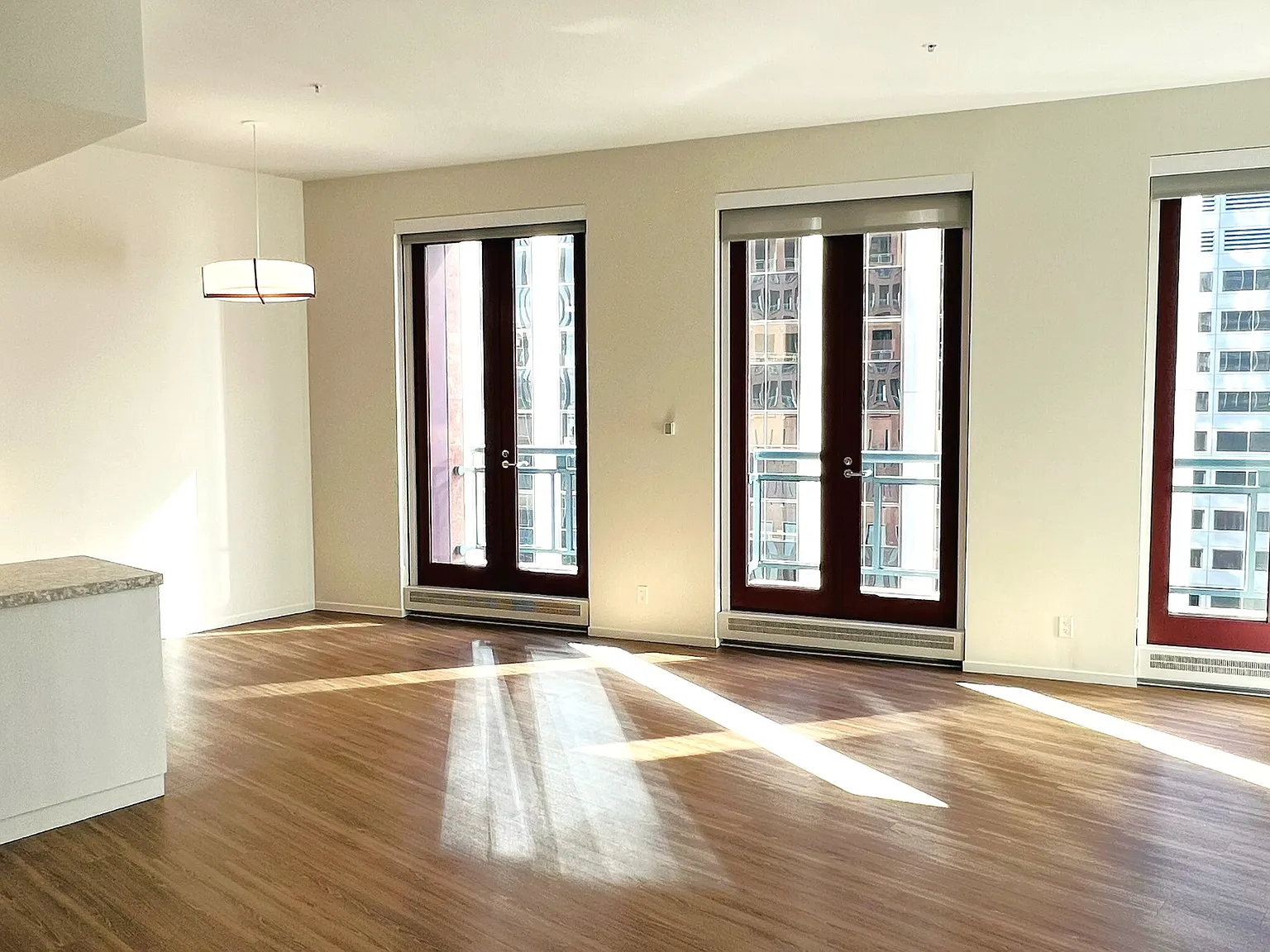 One Pine Street — Photo 1
