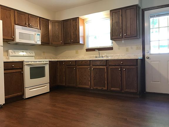 2nd image of 2560 Dixon Ct #B